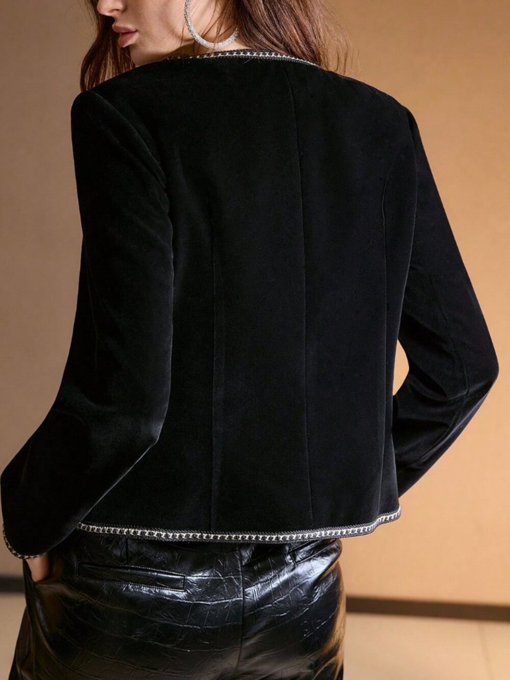 Black Elegant Women's Velvet Contrast Binding Jacket - Picture 2 of 6